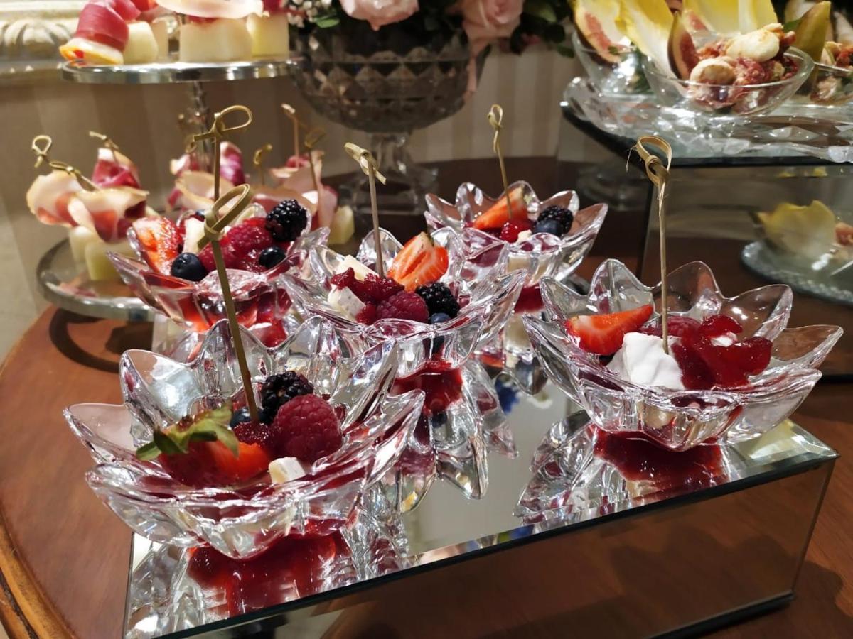 Golden Lis Hotel Boutique Goiânia Εξωτερικό φωτογραφία Fruit salad