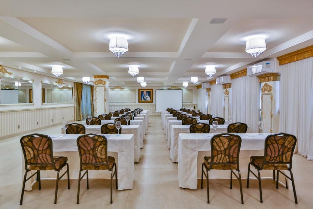 Golden Lis Hotel Boutique Goiânia Εξωτερικό φωτογραφία The meeting room