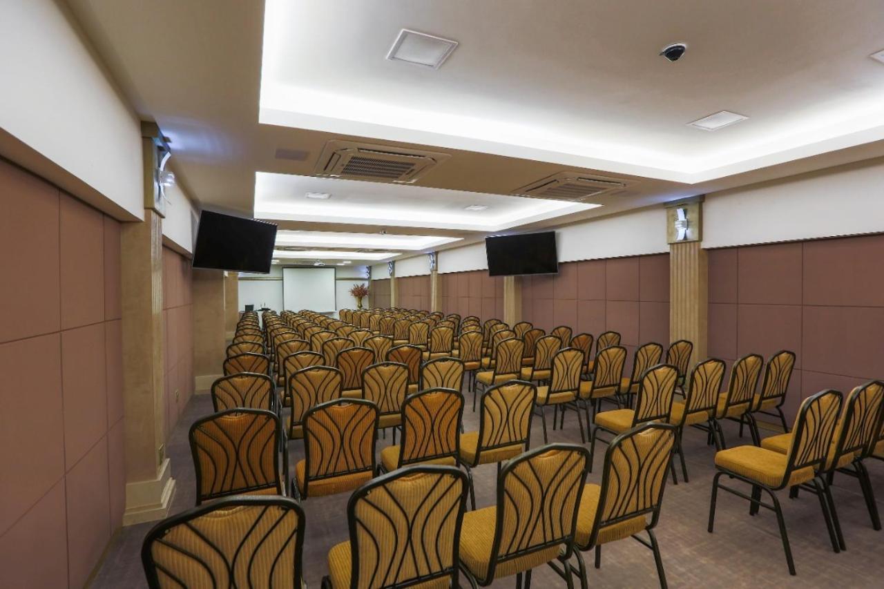 Golden Lis Hotel Boutique Goiânia Εξωτερικό φωτογραφία A meeting room
